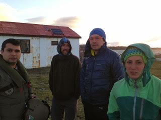 KAYAKISTAS AISLADOS FUERON RESCATADOS POR CARABINEROS