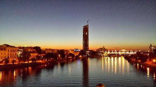 Paseando por Triana, corazón de Sevilla.