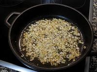 Arroz de anchoas con almendras y queso sin lactosa