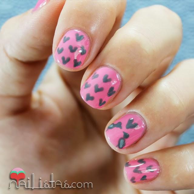 Uñas decoradas con corazones | decoración de uñas cortas | Nailistas