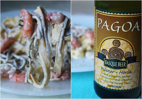 Pasta con gambas y gulas al ajillo page