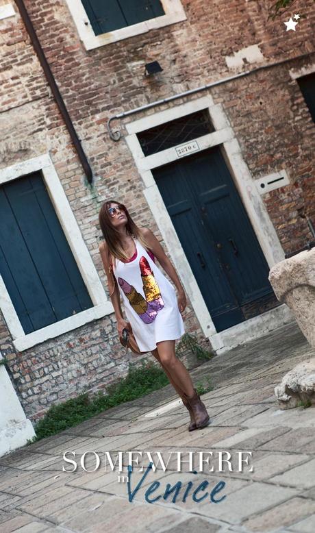 street style barbara crespo somewhere in venice streets italy outfit