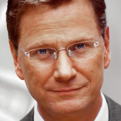 Guido Westerwelle, ministro de Relaciones Exteriores alemán, abiertamente gay y activista, pierde su escaño