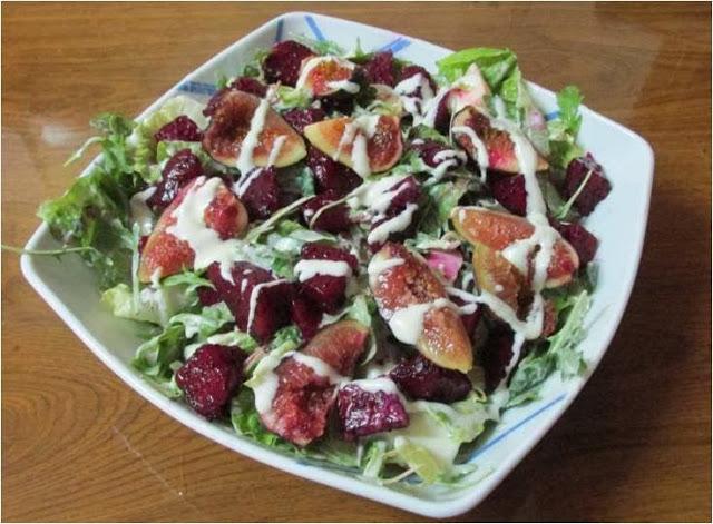 ENSALADA CON PITAYA ROJA