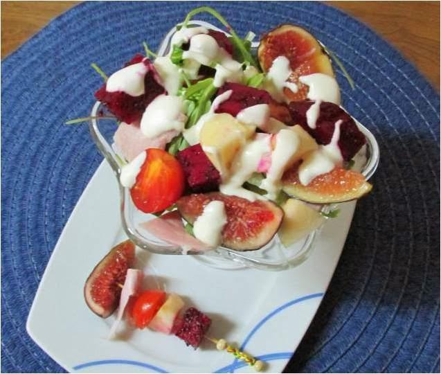 ENSALADA CON PITAYA ROJA