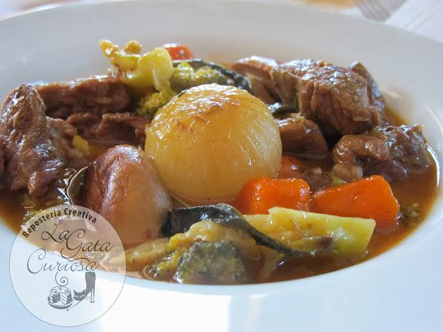 CALDERETA DE TERNERA Y VERDURAS