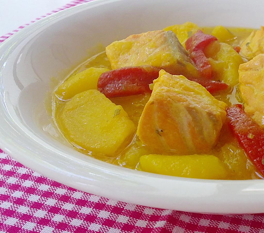 Patatas con salmón fresco