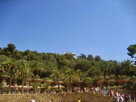 PARK GÜELL...,1923, EUSEBI GÜELL DONÓ TODA LA FINCA AL AY.UNTAMIENTO DE BARCELONA, CONVIRTIÉNDOLO EN PARQUE PÚBLICO...Y AHORA QUIEREN COBRAR POR ENTRAR AL PARQUE , DECLARADO PATRIMONIO DE LA HUMANIDAD EN 1983, POR LA UNESCO...26-09-2013...