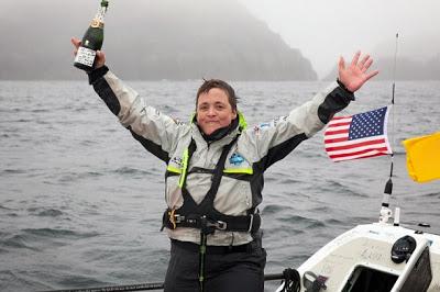 Sarah Outen se convierte en la primera mujer en cruzar el  Pacífico Norte en solitario