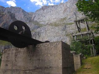 Teleférico en Fuente Dé, Cantabria, Polidas chamineras