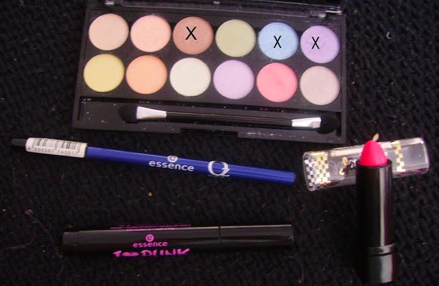 Look pastel con labios neón