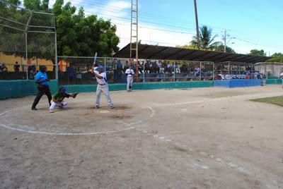 Equipos Agrícola y Calderas, del CAC, se disputan campeonato.