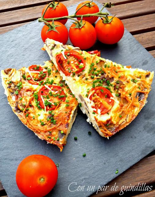 Pastel de tomates cherry, feta y champiñones