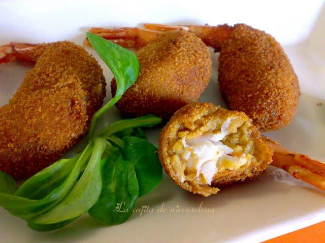 Dia de la tapa: Tomates rellenos de tortilla de patata y langostinos disfrazados de croqueta