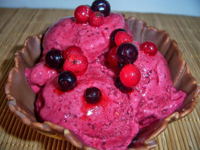 HELADO DE FRUTAS DEL BOSQUE  y YOGURT