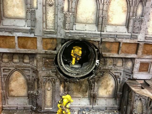 Se confirma:La figura de Lorgar es oficial(+Batalla de Phall y álbum)