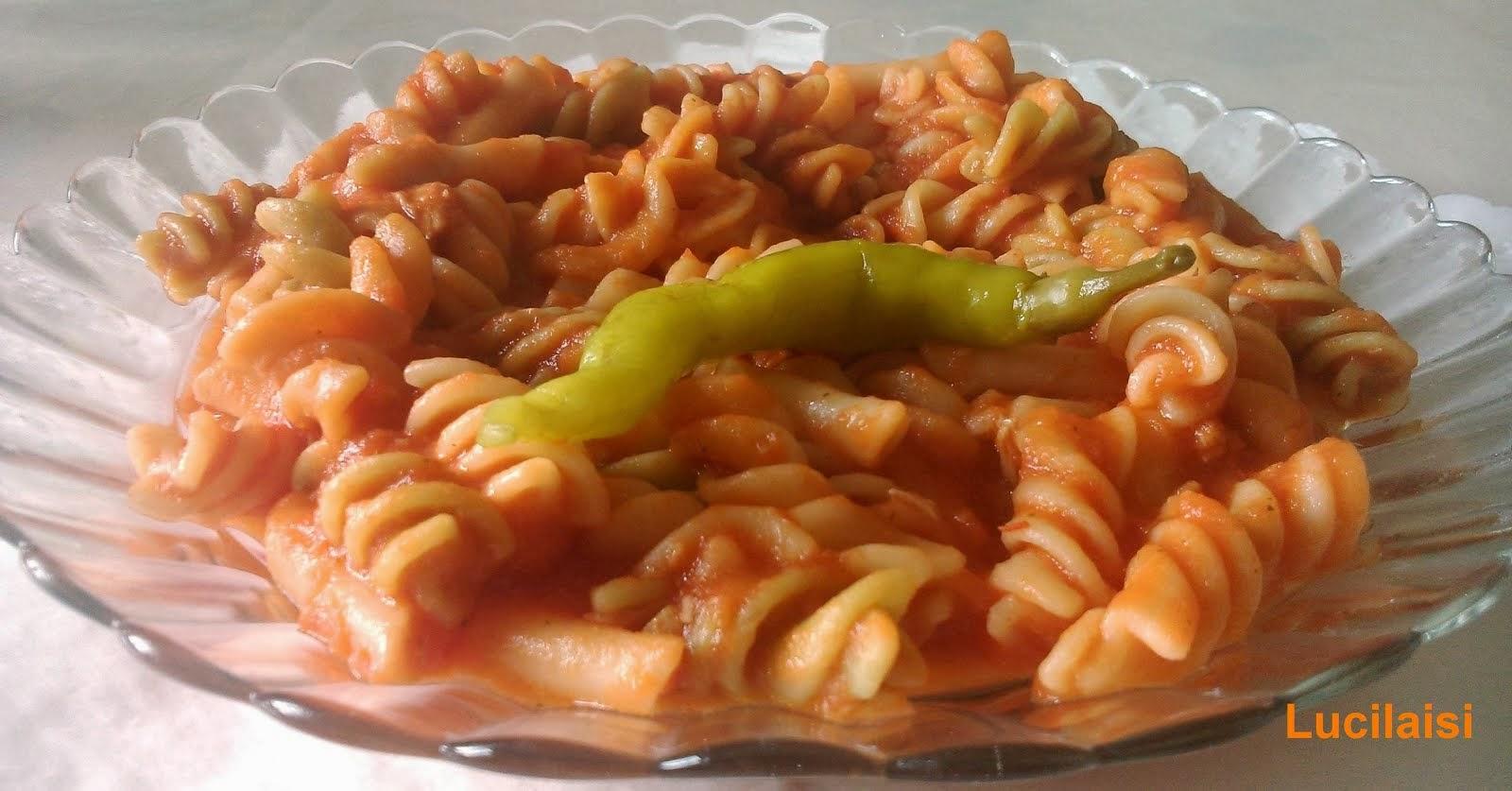 Macarrones salsa de tomate picante