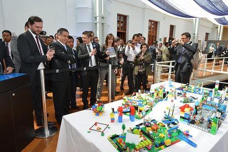 Presentación Lego Serious PLay alcalde de Quito, D. Augusto Barrera