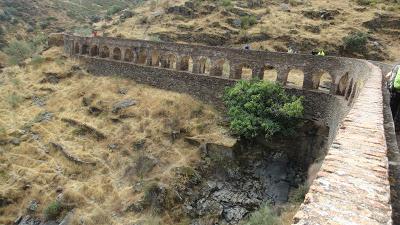EL PORTENTOSO ACUEDUCTO DE CAMPILLO DE DELEITOSA (CÁCERES...