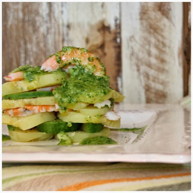 receta: ensalada tibia de patata, aguacate y langostinos con pesto de cilantro - recipe: warm potato salad with avocado, schrimp and cilantro pesto