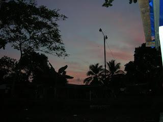 Amaneciendo en Tortuguero, Costa Rica, vuelta al mundo, round the world, La vuelta al mundo de Asun y Ricardo, mundoporlibre.com