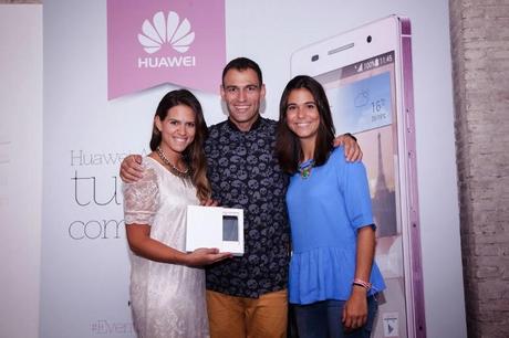 Evento de presentación del Huawei rosa en el Dassa Bassa