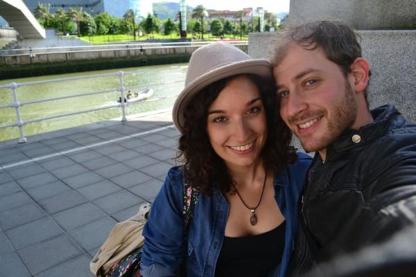 Con Jani, disfrutando una tarde por la costanera de la ría de Bilbao