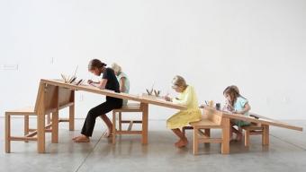 Growth table :: concepto de escritorio familiar Growth table :: concepto de escritorio familiar