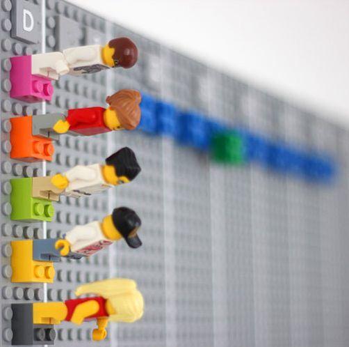 lego-calendar-mini-figures