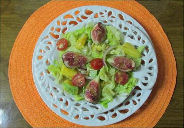 ENSALADA CON PIÑA  Y HIGOS
