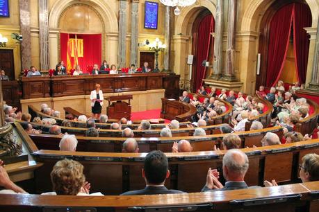 PLE DE L'EXPERIENCIA, BARCELONA ,EL PARLAMENT , GENT GRAN DE CATALUNYA...2-10-2013...