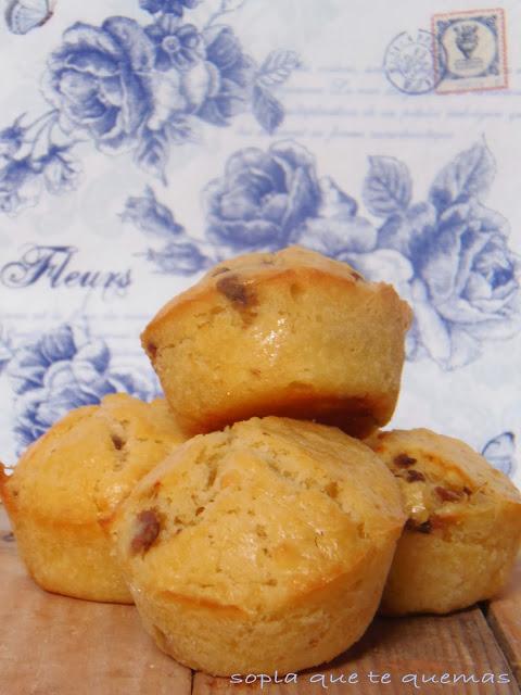 BOLLITOS SALADOS DE ANCHOAS Y QUESO DE OVEJA