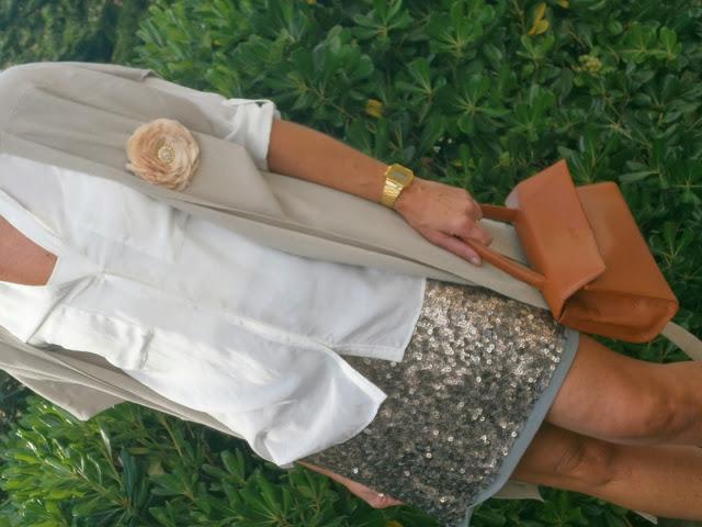 MIS LOOKS - FALDA PAILETTES Y BLUSA DE SEDA