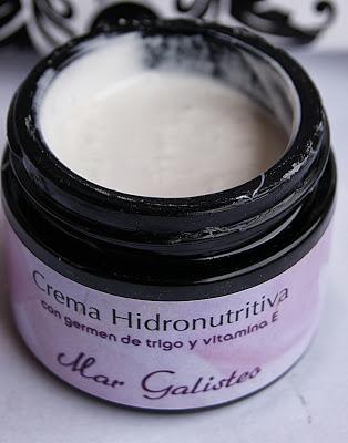 La cosmética natural de Mar Galisteo: crema facial y contorno de ojos.