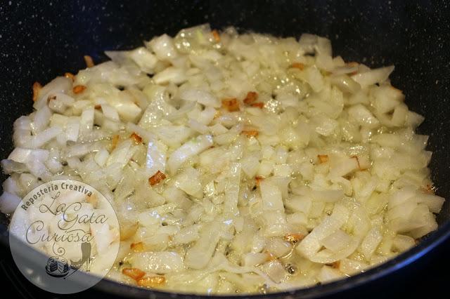 GUISO DE JUDIAS VERDES CON PASAS, NUECES Y MORCILLA