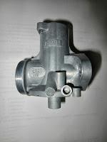 Cuerpo del carburador después de ser limpiado con ultrasonidos