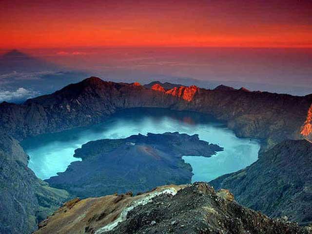 cráter del volcán Rinjani - Samalas