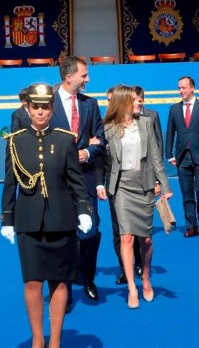 El look de Dña. Letizia en el Día de la Policía