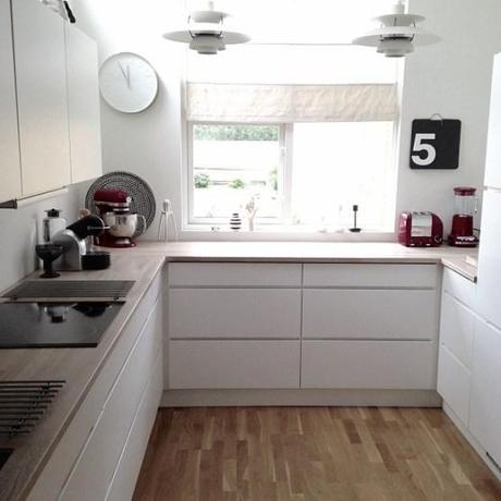 Puro estilo nórdico en Noruega puro estilo nórdico muebles de ikea y de diseño diseño danés nórdico decoración en blanco decoración diseño interiores nórdico cocinas modernas blancas nórdicas blog decoración nórdica blog decoración diseño interiores