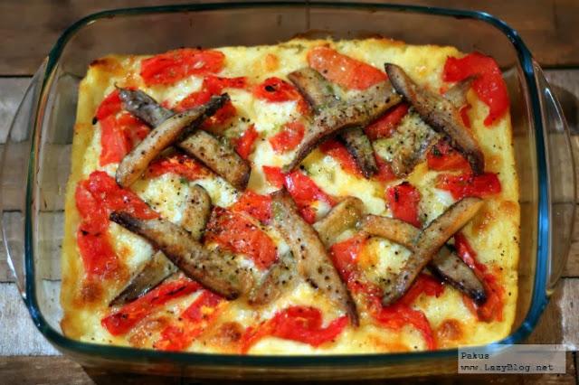 Pizza de patata, tomates y sardinas. Receta