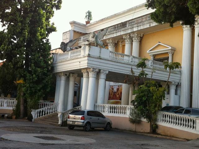 El Teatro Abril.