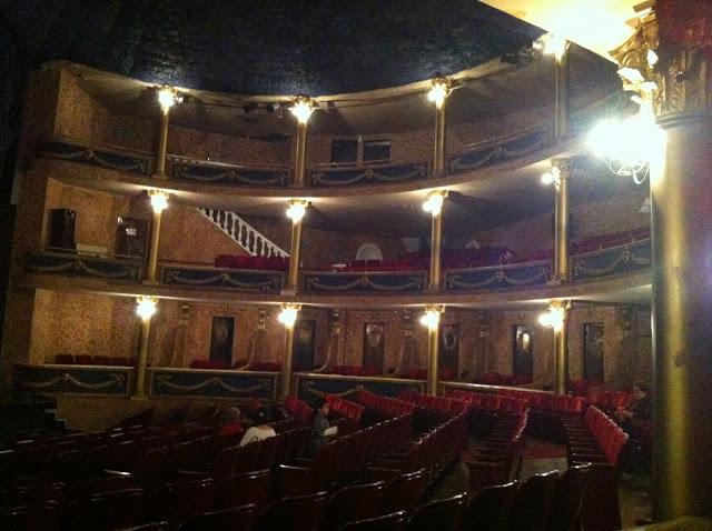 El Teatro Abril.