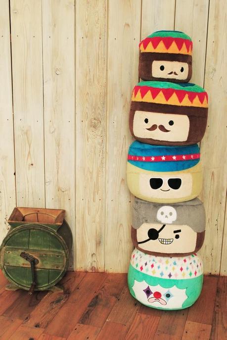 LA VIDA DESDE EL SUELO, PUFF PARA COMERSELOS