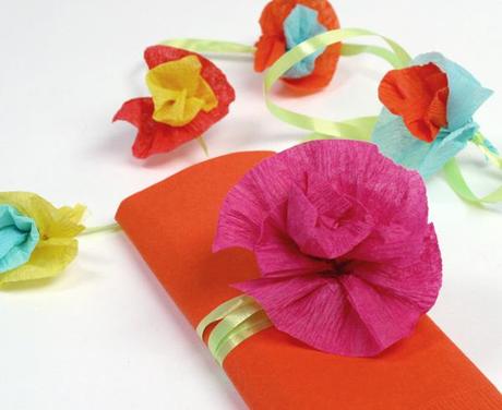 cómo hacer flores de papel crepé