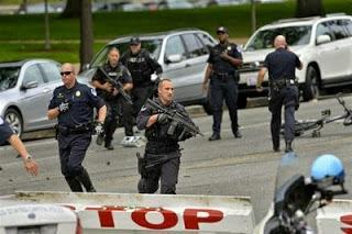 Muere mujer en tiroteo edificio Congreso Estados Unidos.