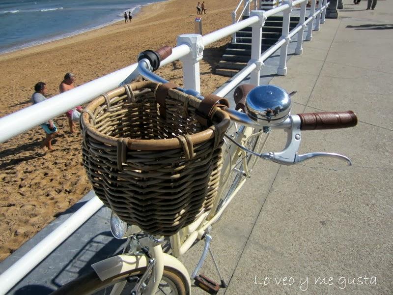 Una cesta y un timbrón