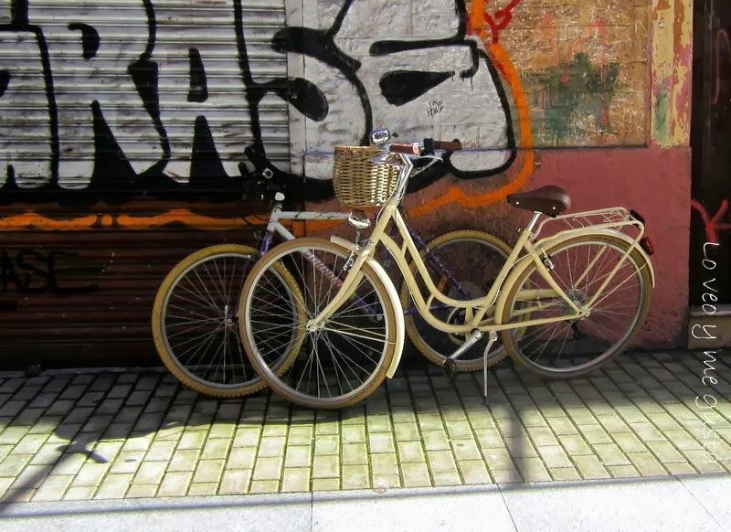 Una cesta y un timbrón