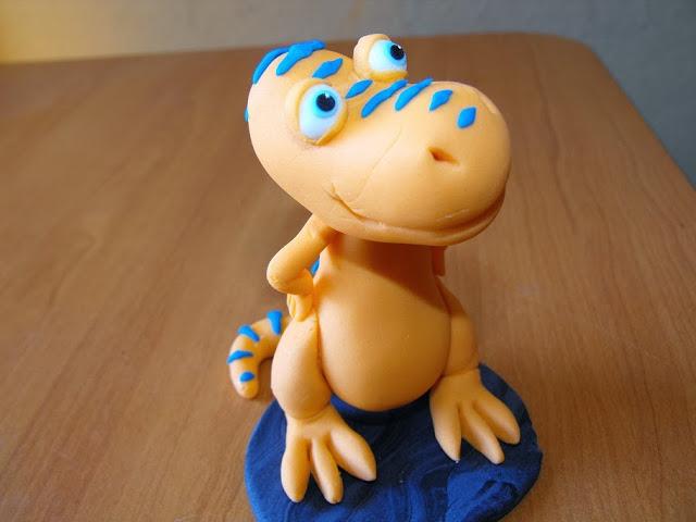 Buddy del Dinotren en fondant