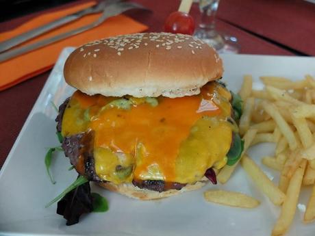 RICK'S: Hamburguesas con D.O. asturiana.