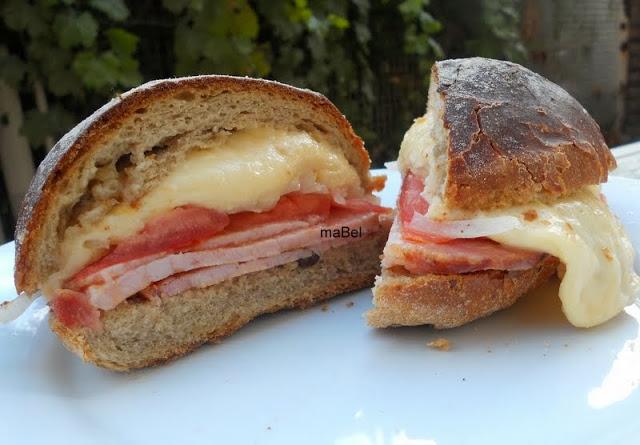 Bauru Ponto Chic Sandwich con queso fundente